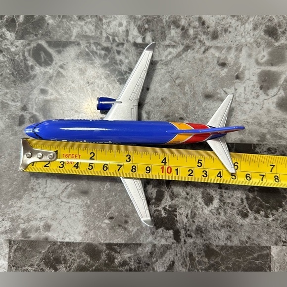 Southwest Airlines Realtoy Model Airplane N8642E Realistic Stripe Tail Diecast - Picture 9 of 11